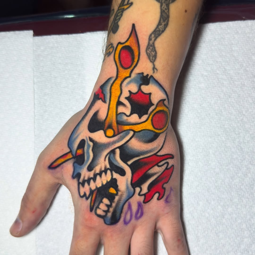 Tattoo by @tat2vandal โ american_traditional