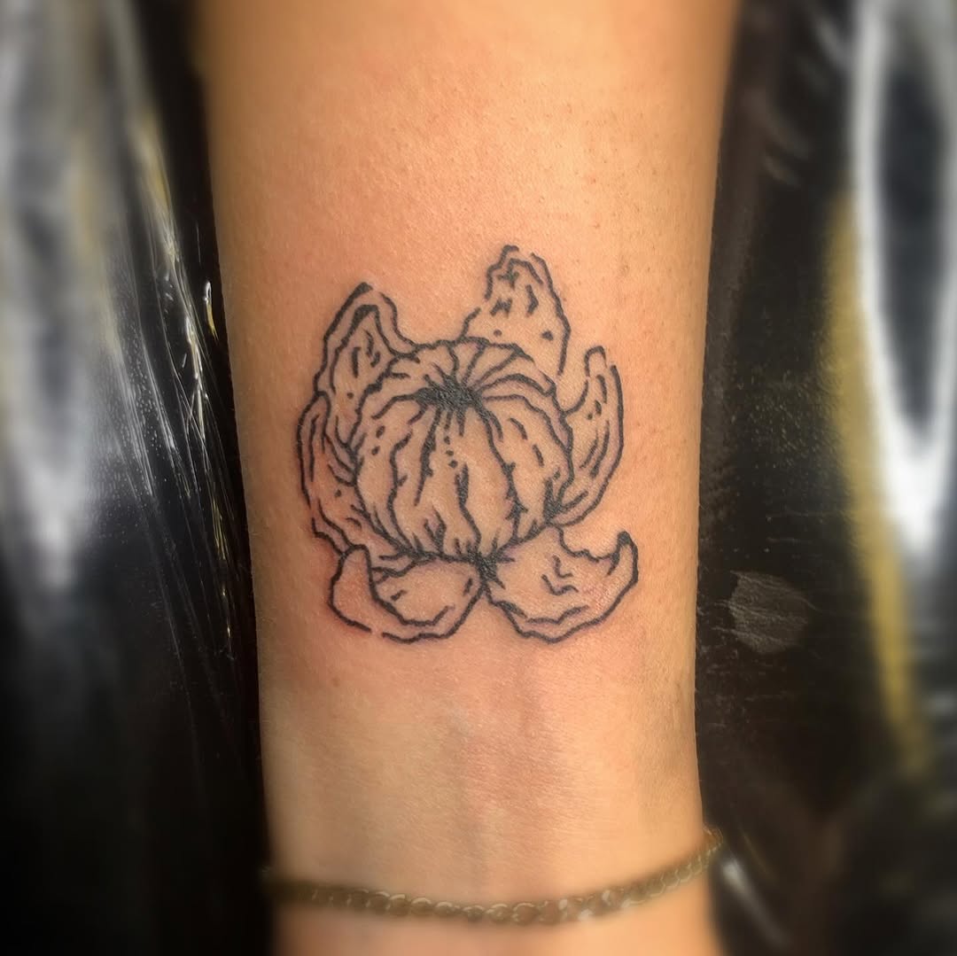Tattoo by @tattoosbyglory — illustrative, fine_line