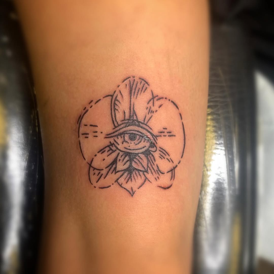 Tattoo by @tattoosbyglory — illustrative, fine_line