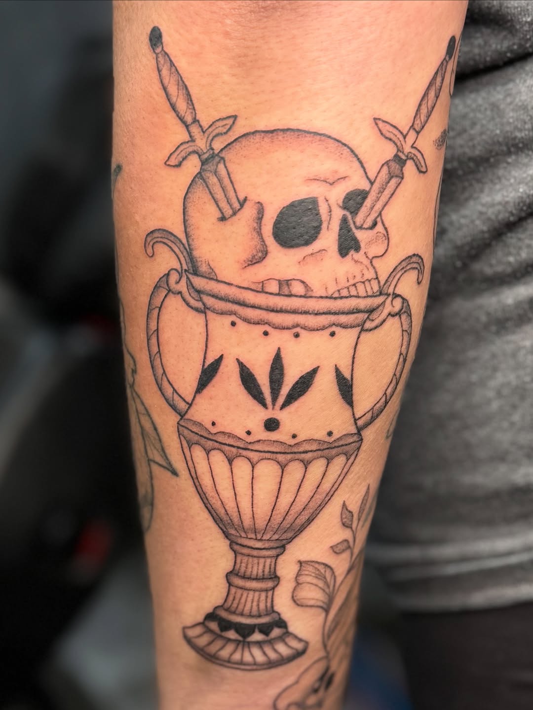 Tattoo by @tinarosetattoos — american_traditional, illustrative