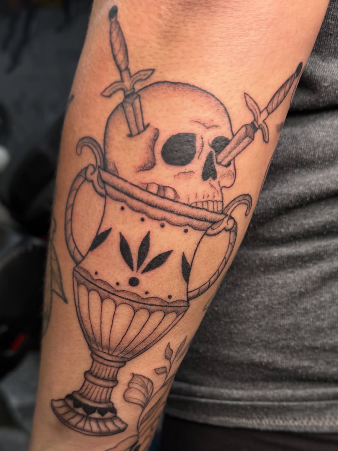 Tattoo by @tinarosetattoos — american_traditional, illustrative