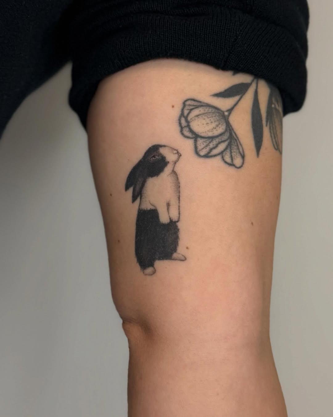 Tattoo by @carsytat — black_and_grey, fine_line