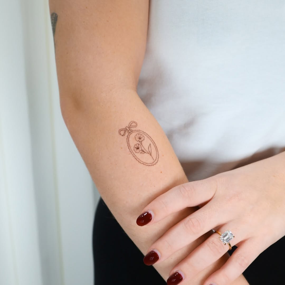 Tattoo by @cornu.tattoos β fine_line, minimalist