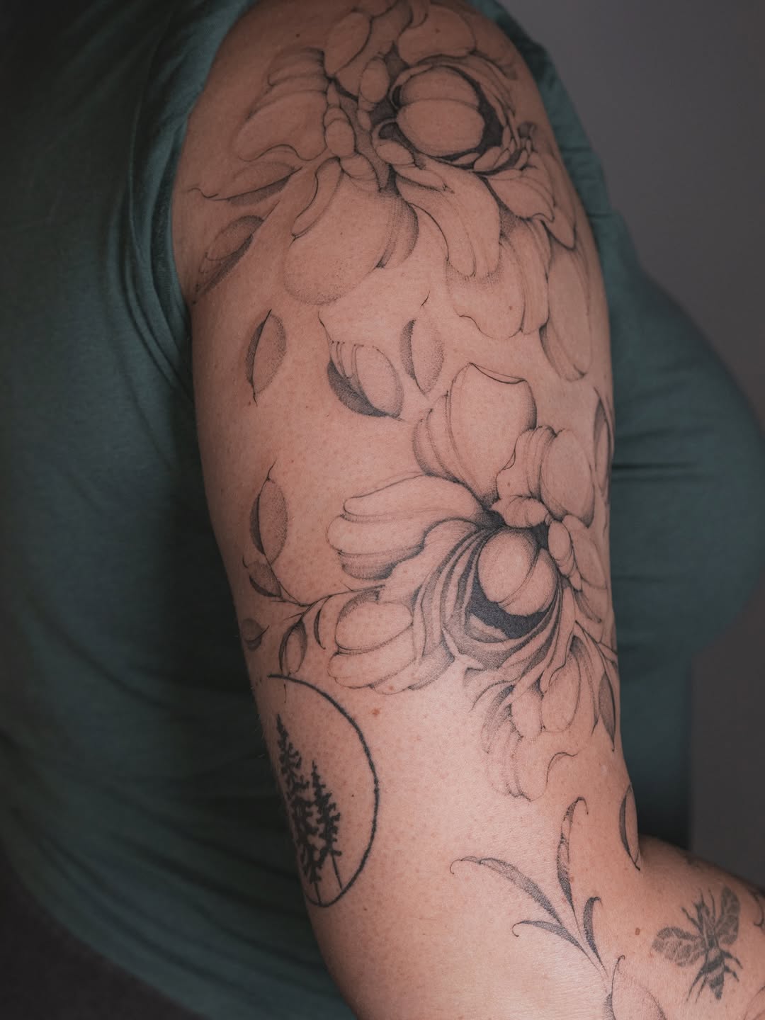 Tattoo by @badlildiva.tattoo — black_and_grey, fine_line