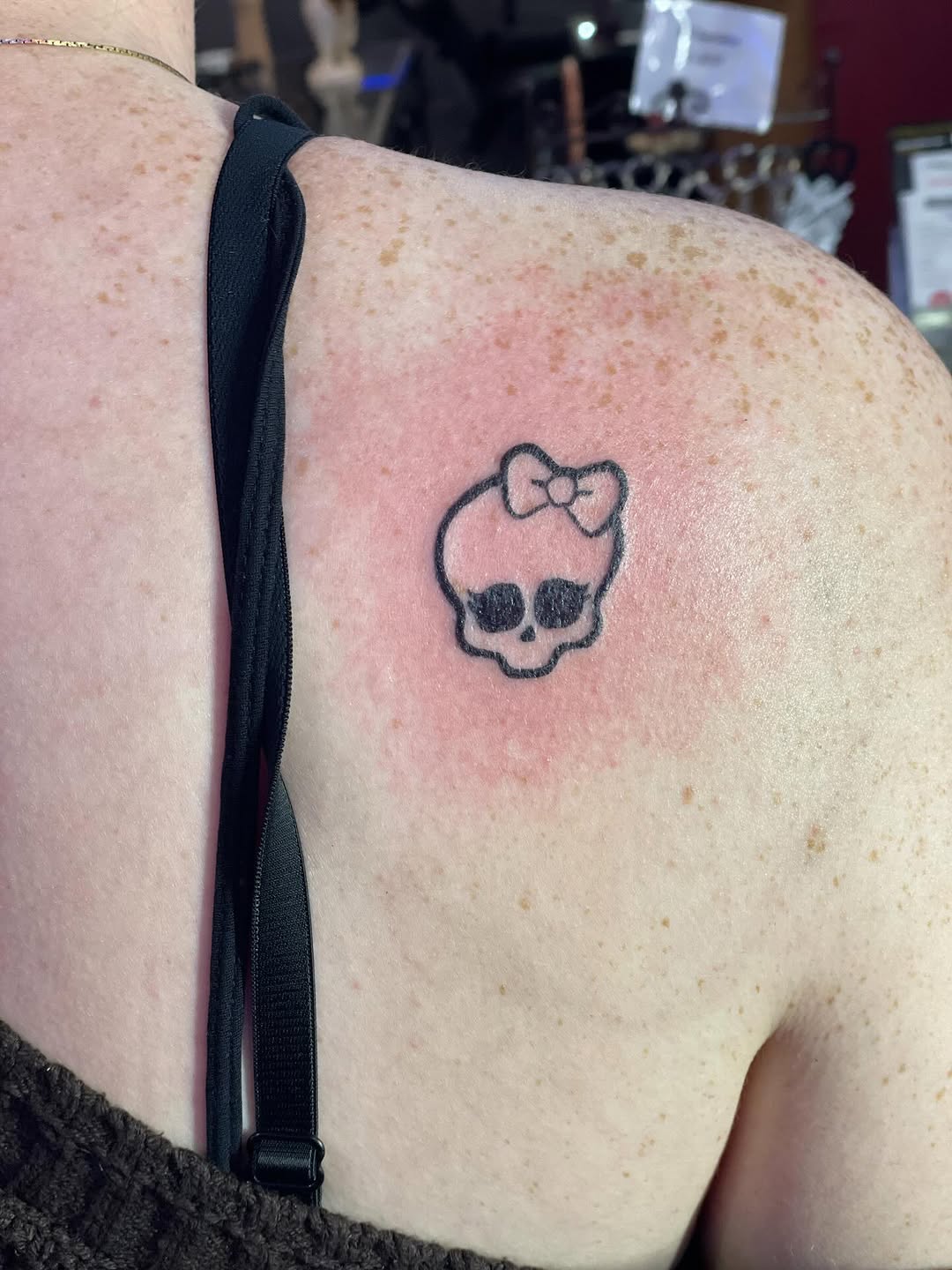 Tattoo by @hunchos_dab_of_ink โ fine_line