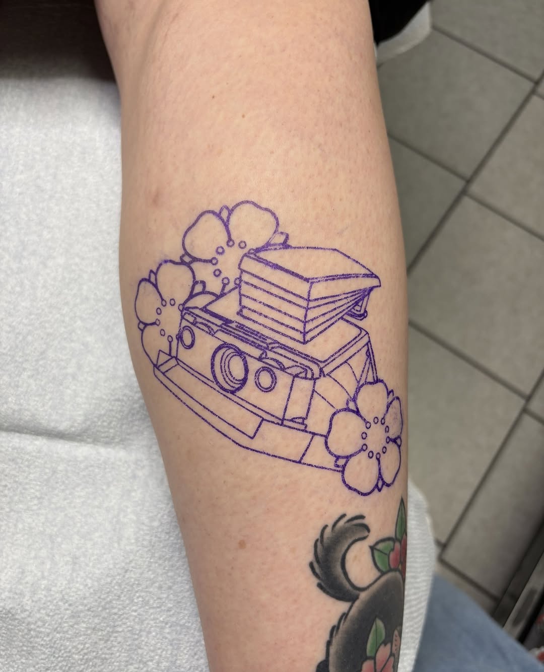 Tattoo by @aleenahkentattoo — fine_line
