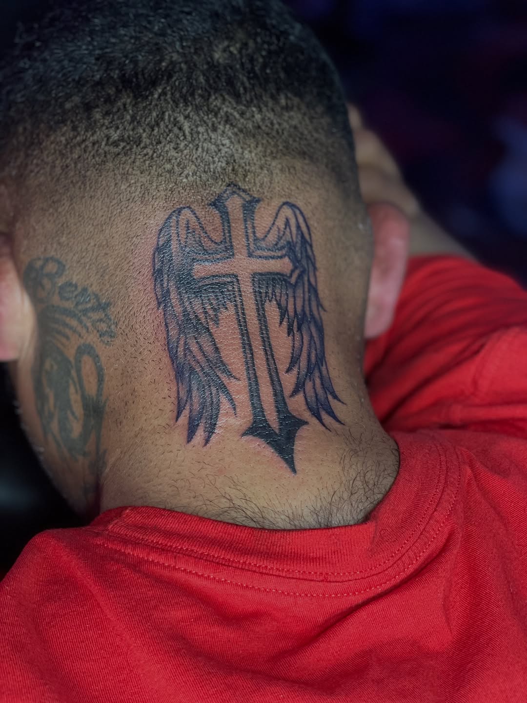 Tattoo by @hunchos_dab_of_ink โ blackwork