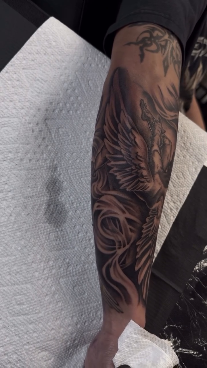 Tattoo by @donhugotattoo โ black_and_grey, realism