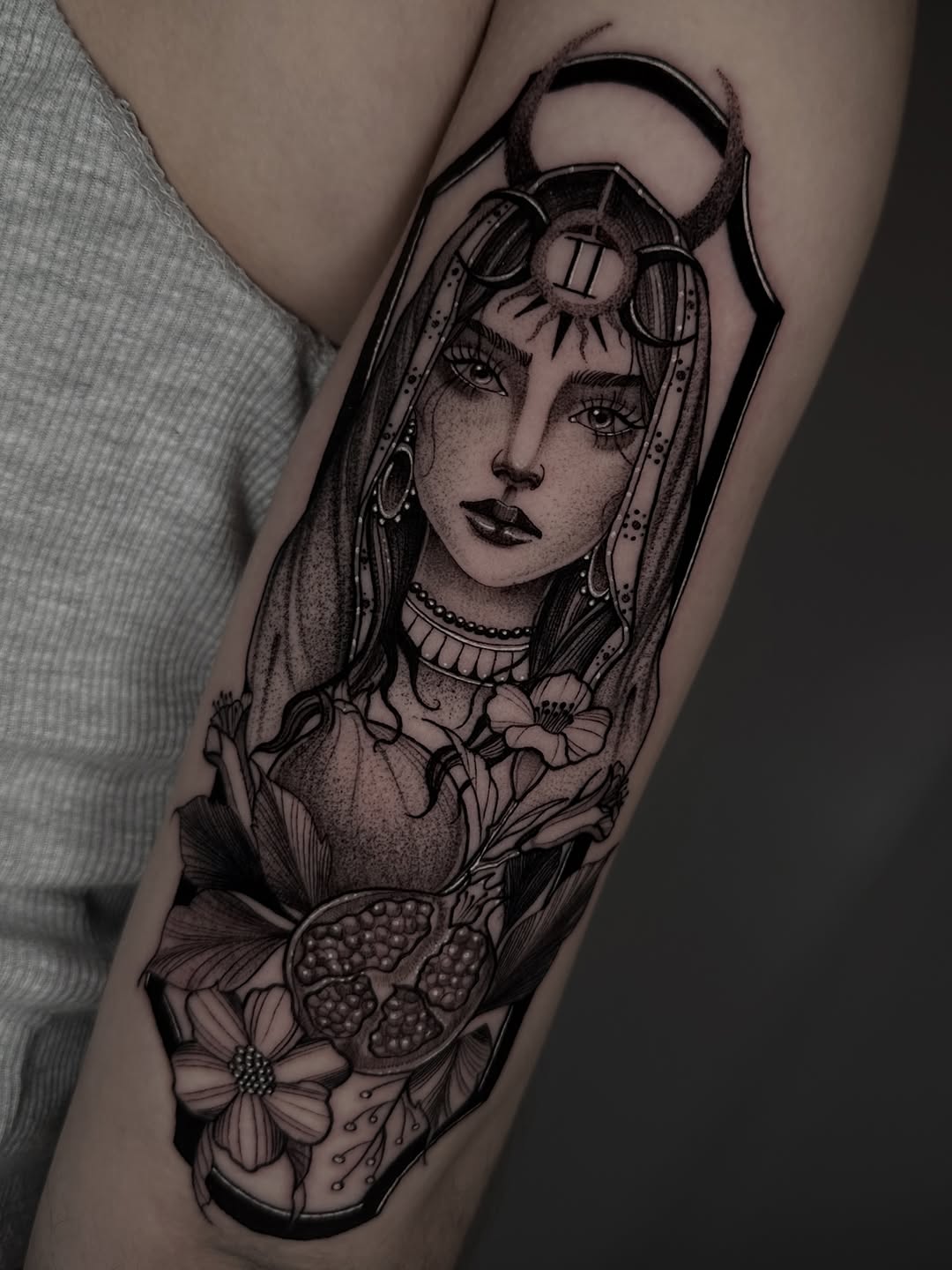 Tattoo by @alexx.arte โ black_and_grey, illustrative