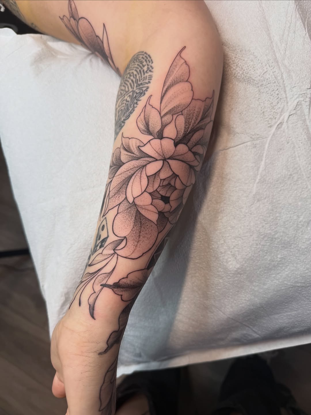 Tattoo by @taybeetattoo — black_and_grey, dotwork