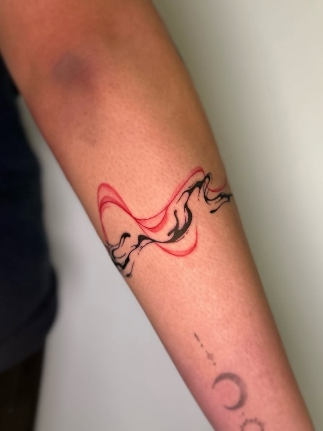 Tattoo by @bycristaliana — fine_line, watercolor