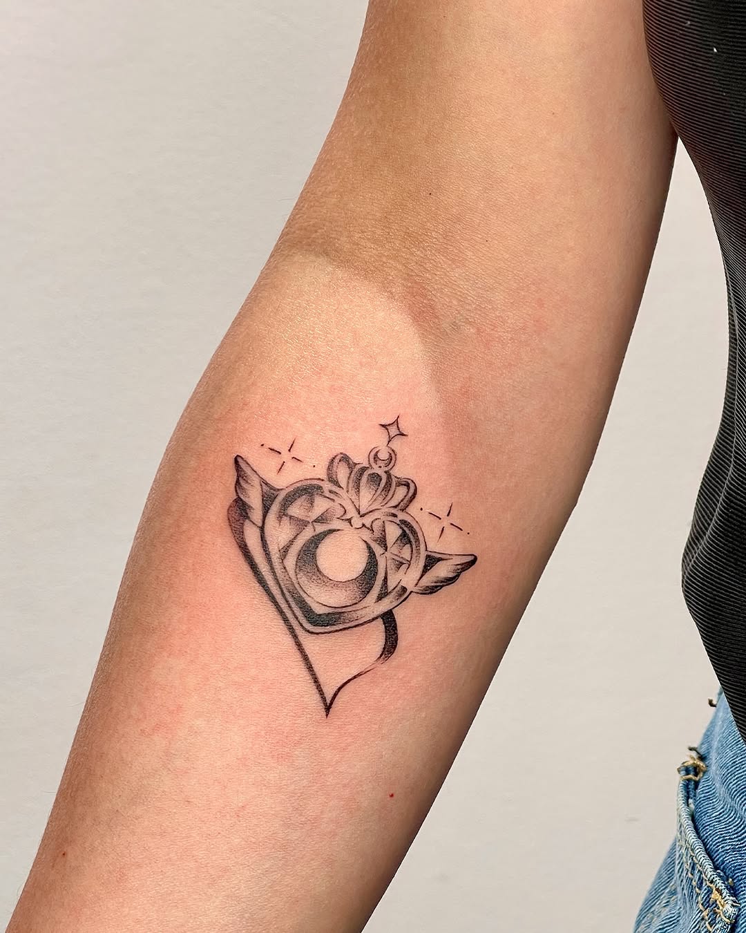 Tattoo by @heio.f — fine_line, black_and_grey