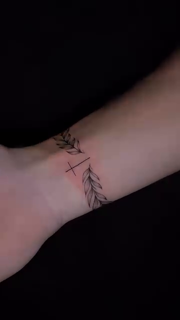 Tattoo by @nat.do.tattoo — fine_line, illustrative