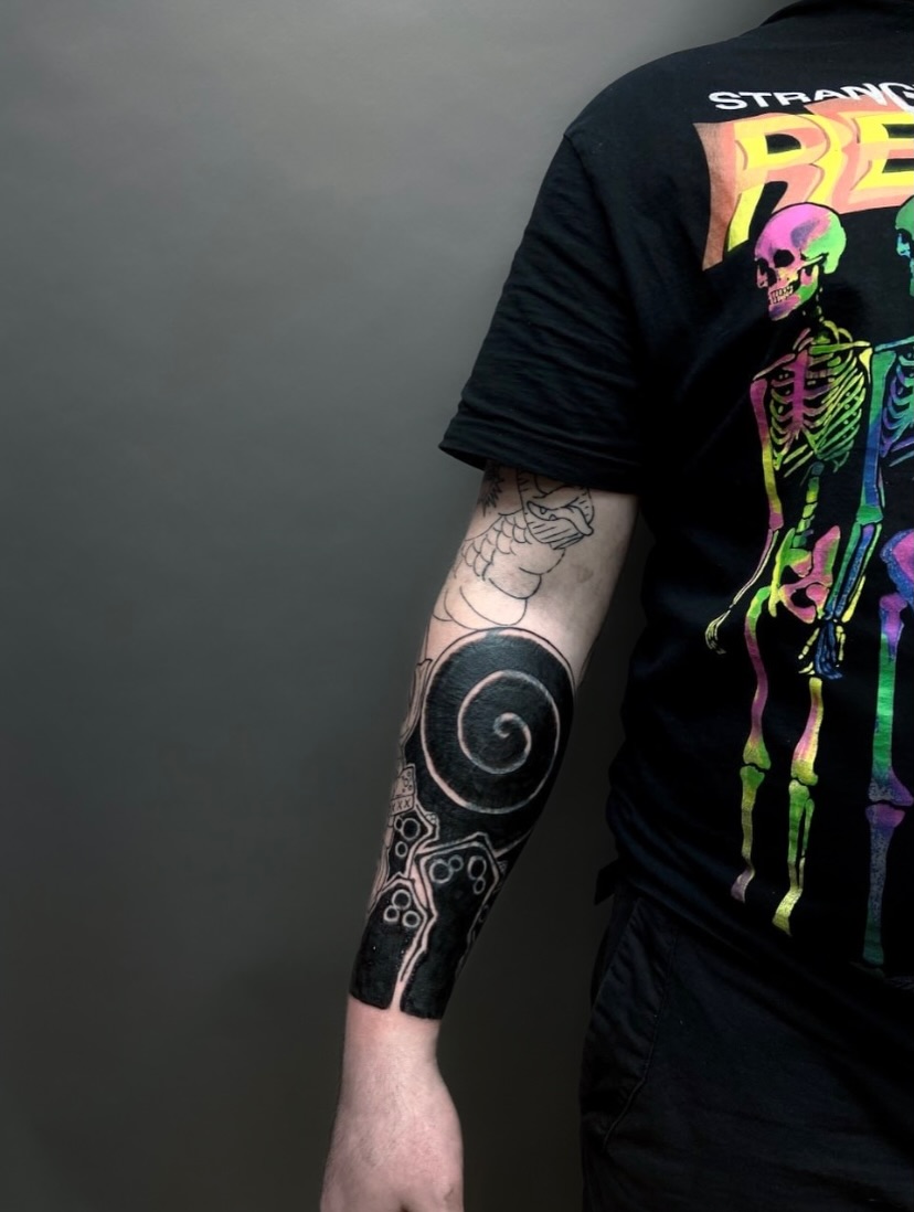 Tattoo by @hori.saru — blackwork, geometric