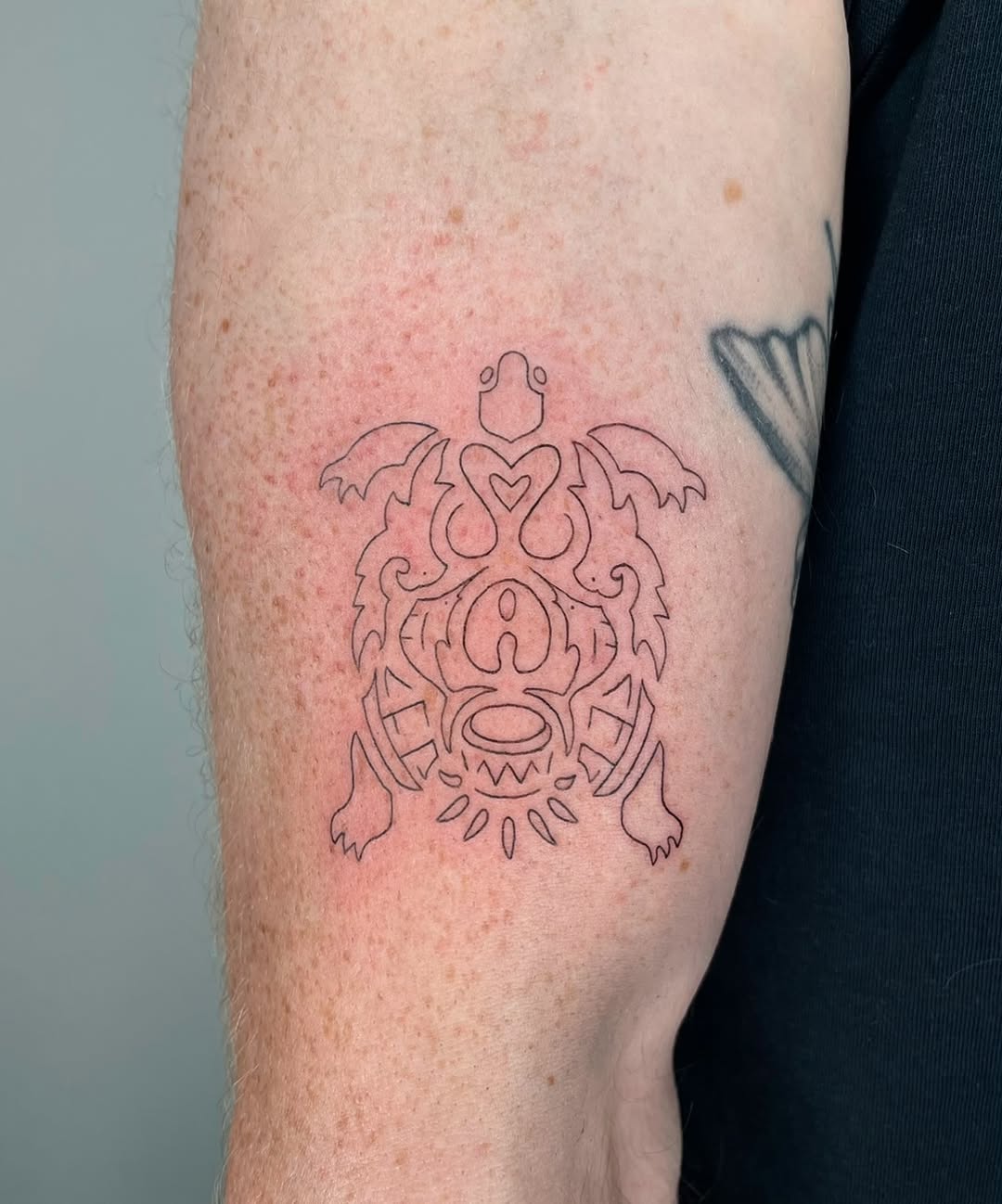 Tattoo by @nicol.ink_ — fine_line, geometric