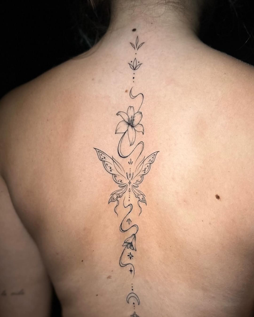 Tattoo by @inkedbyfrida โ fine_line, illustrative