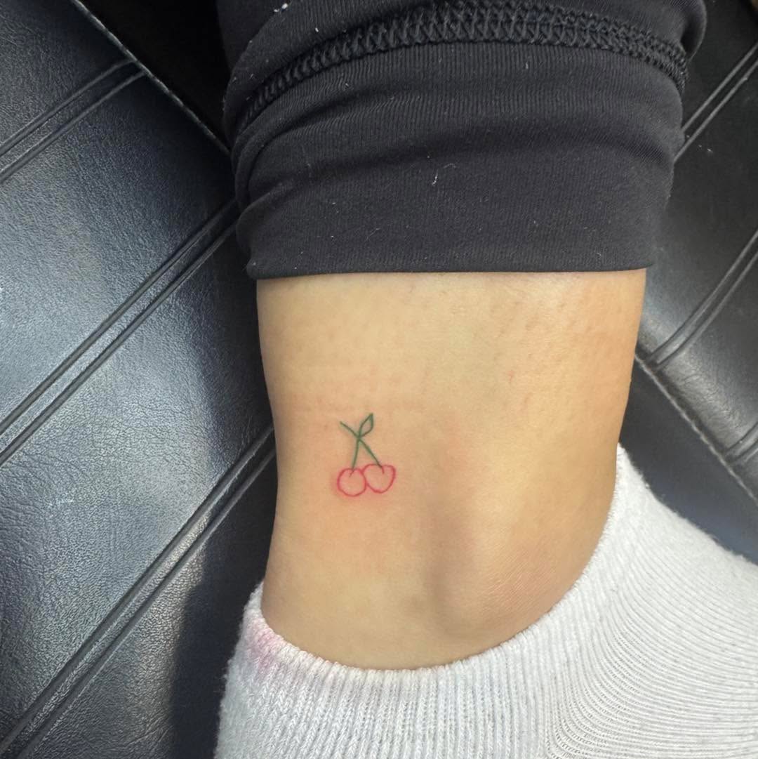 Tattoo by @tattoosbychristan — fine_line, minimalist
