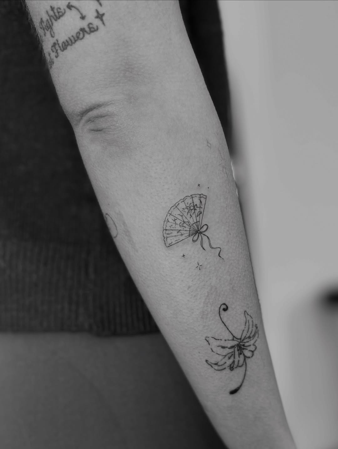 Tattoo by @elliemay.tatts โ fine_line, minimalist