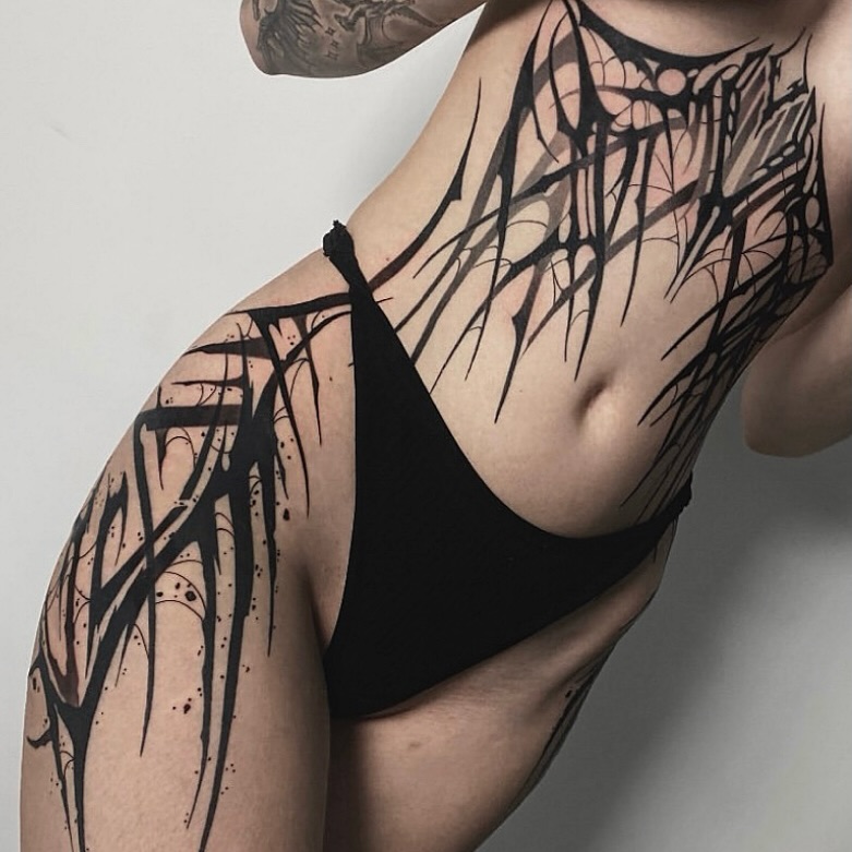 Tattoo by @vudi_tattoo — blackwork, geometric