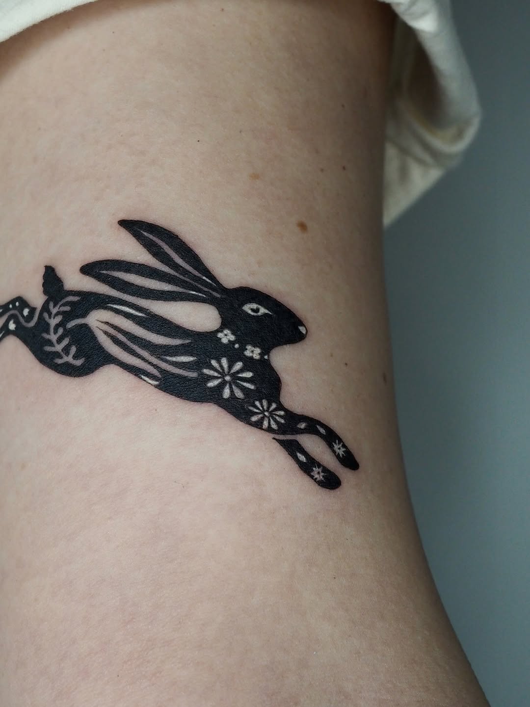 Tattoo by @aeyetat โ blackwork