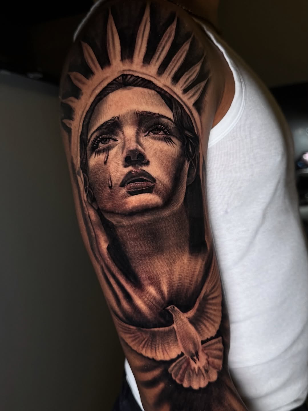 Tattoo by @tattedbyhenryfuentes — realism, black_and_grey