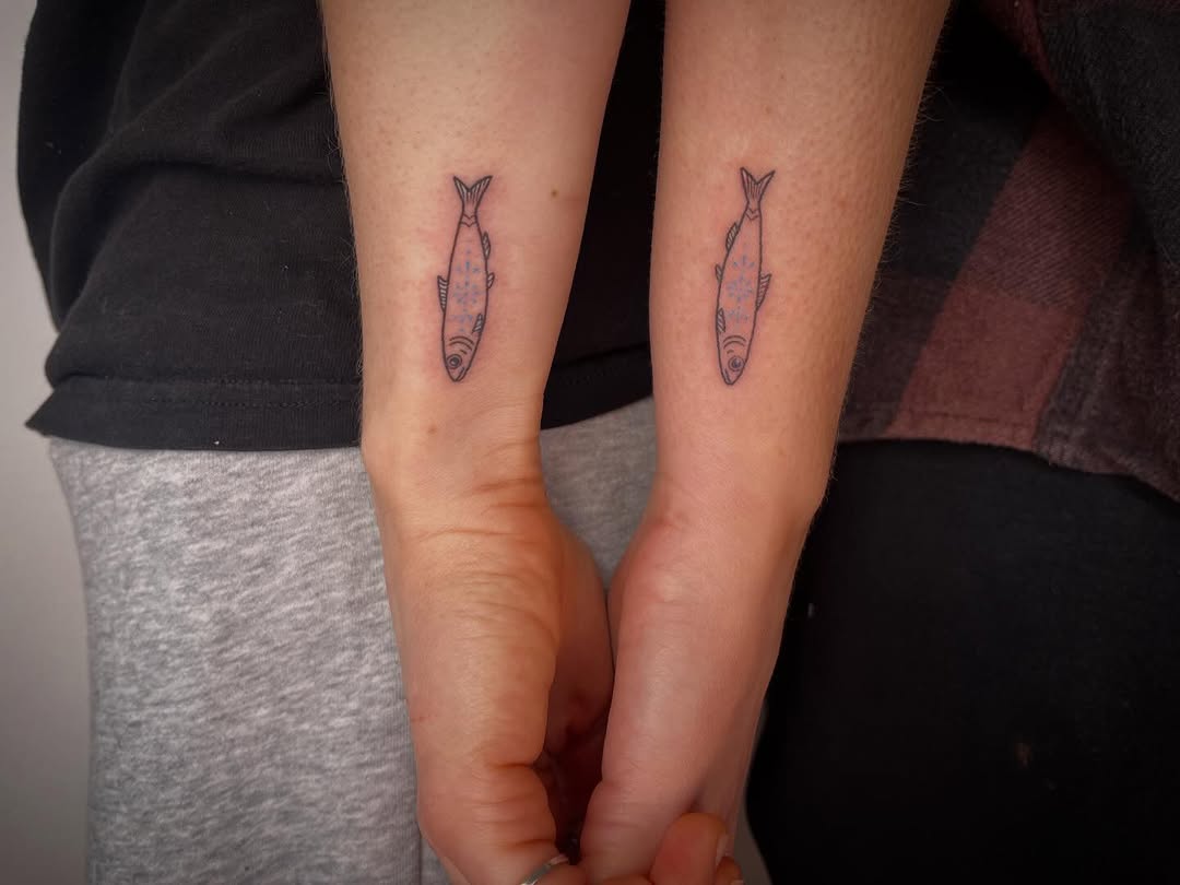 Tattoo by @peachdoestattoos โ fine_line, illustrative
