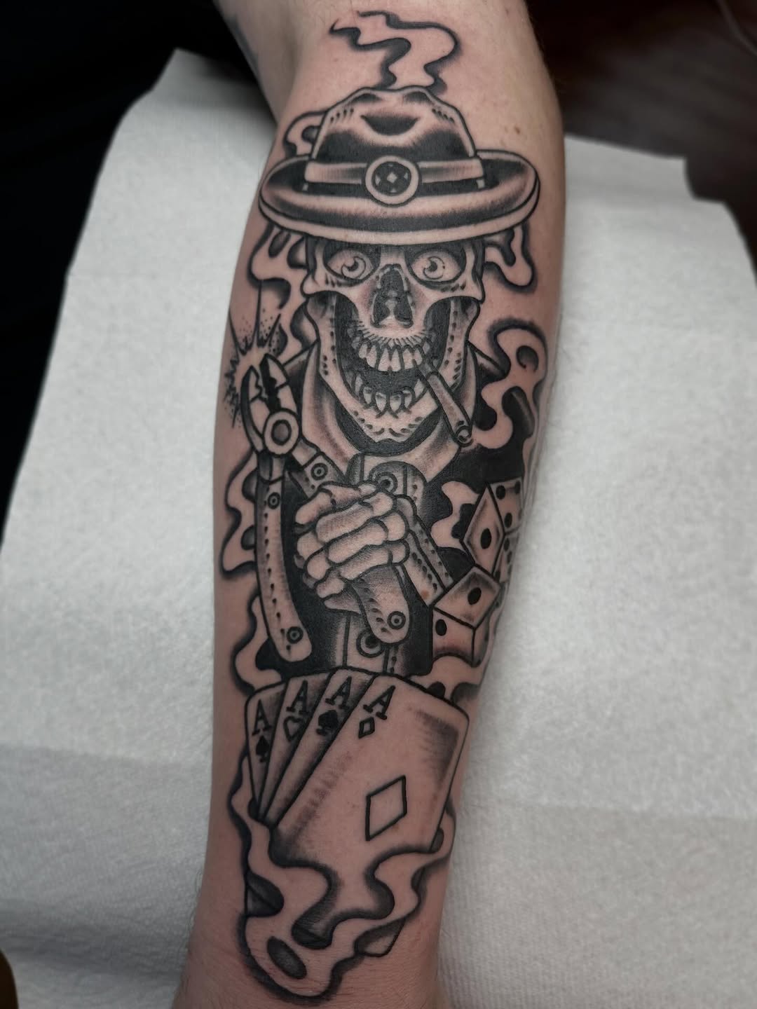Tattoo by @lijxmachina — american_traditional