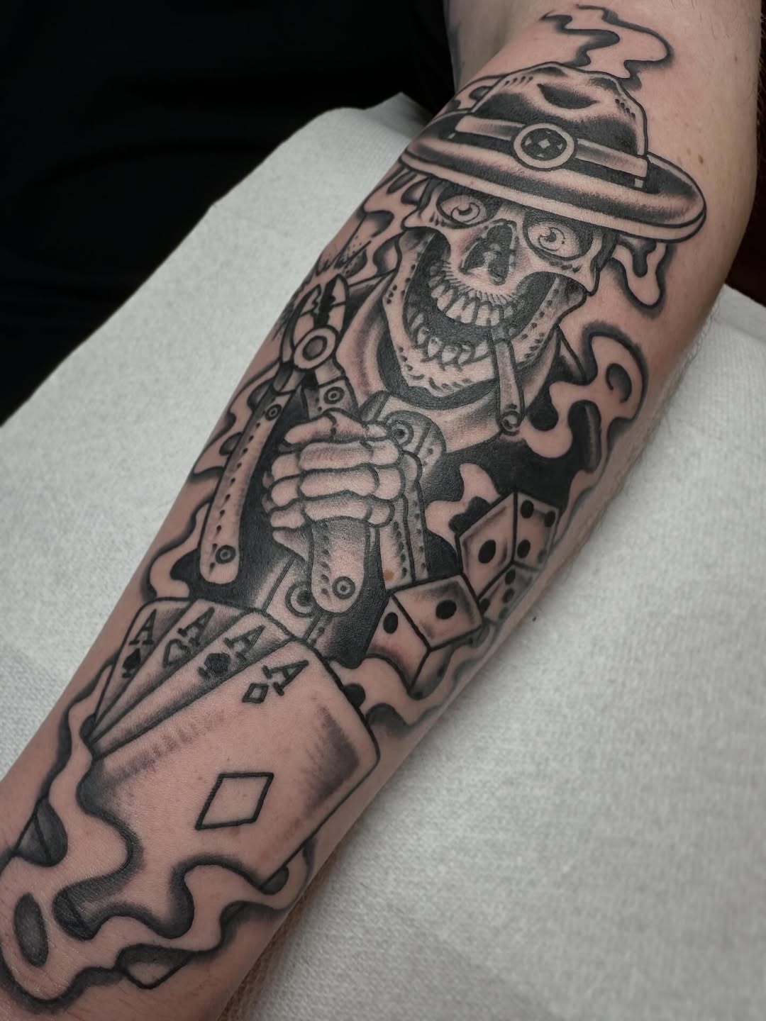 Tattoo by @lijxmachina — chicano, black_and_grey
