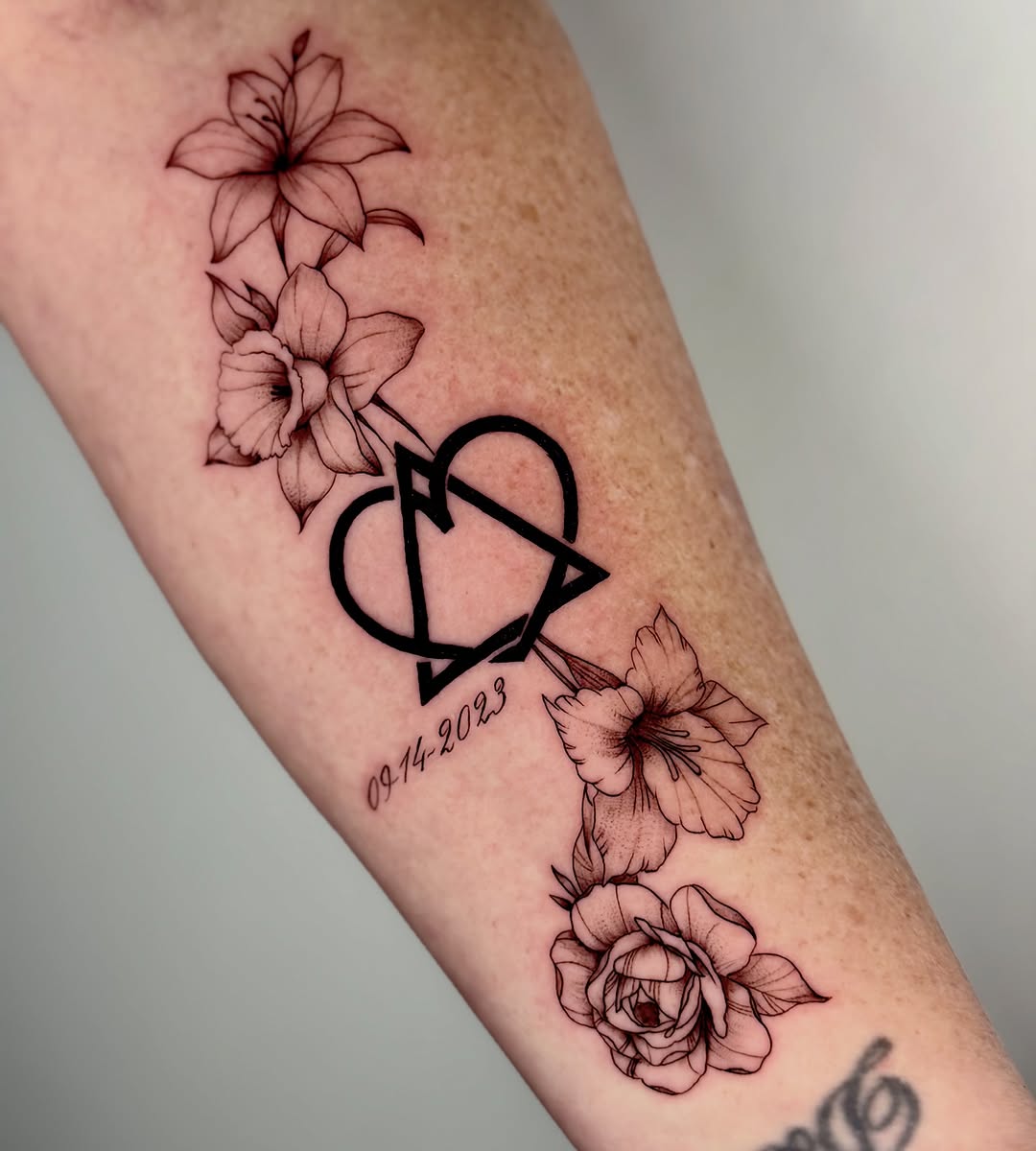 Tattoo by @inkedbyorca β fine_line
