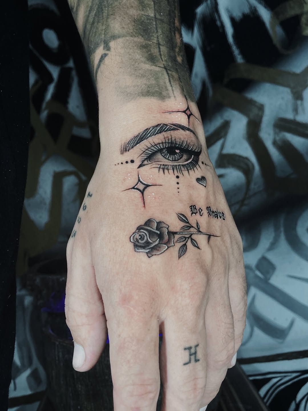 Tattoo by @hawk_tattoo_line — fine_line