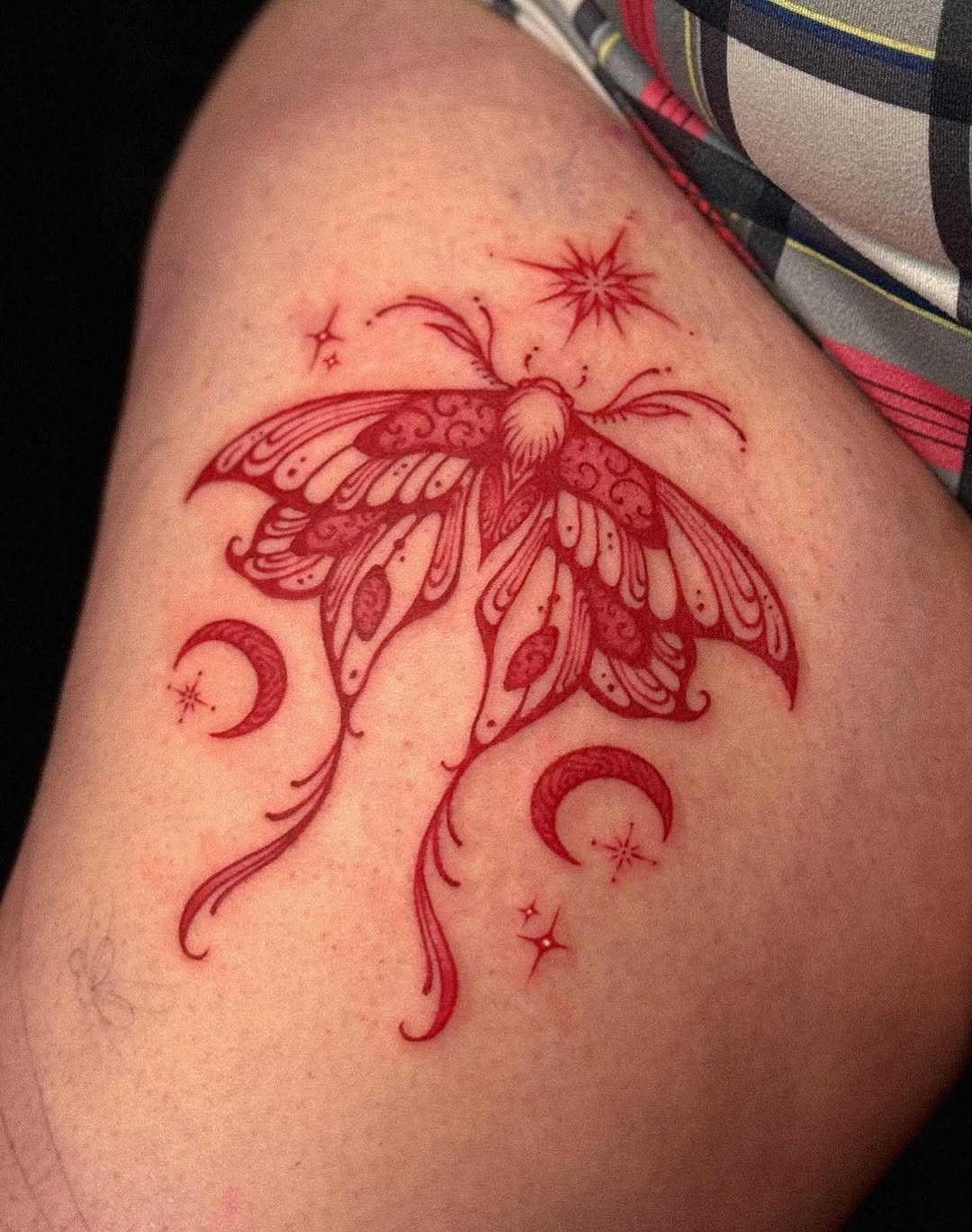 Tattoo by @hongma_tt β fine_line, ornamental