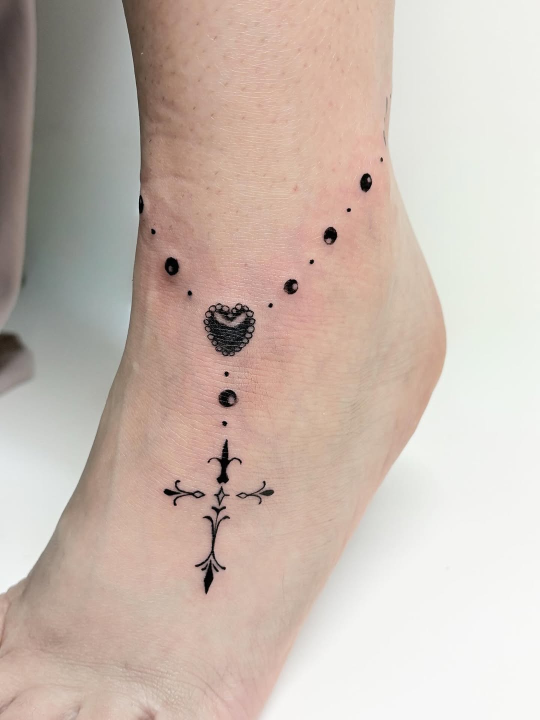 Tattoo by @atgenez β fine_line, minimalist