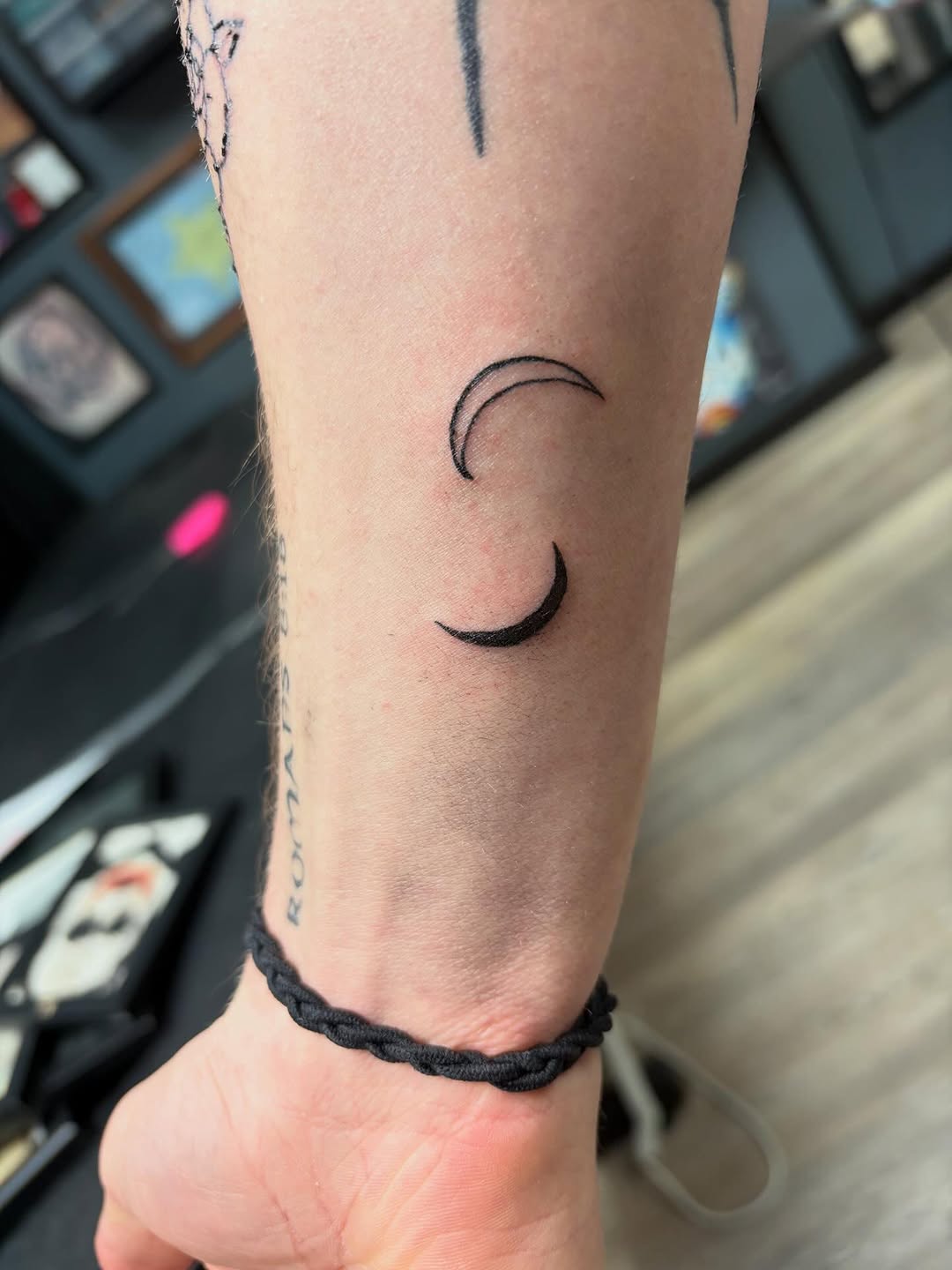Tattoo by @xweaziex โ fine_line, minimalist