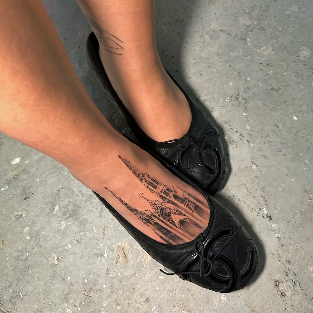 Tattoo by @sexytattoofactory — black_and_grey, illustrative