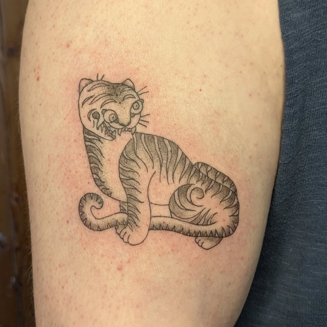 Tattoo by @snakesinmydreams โ blackwork