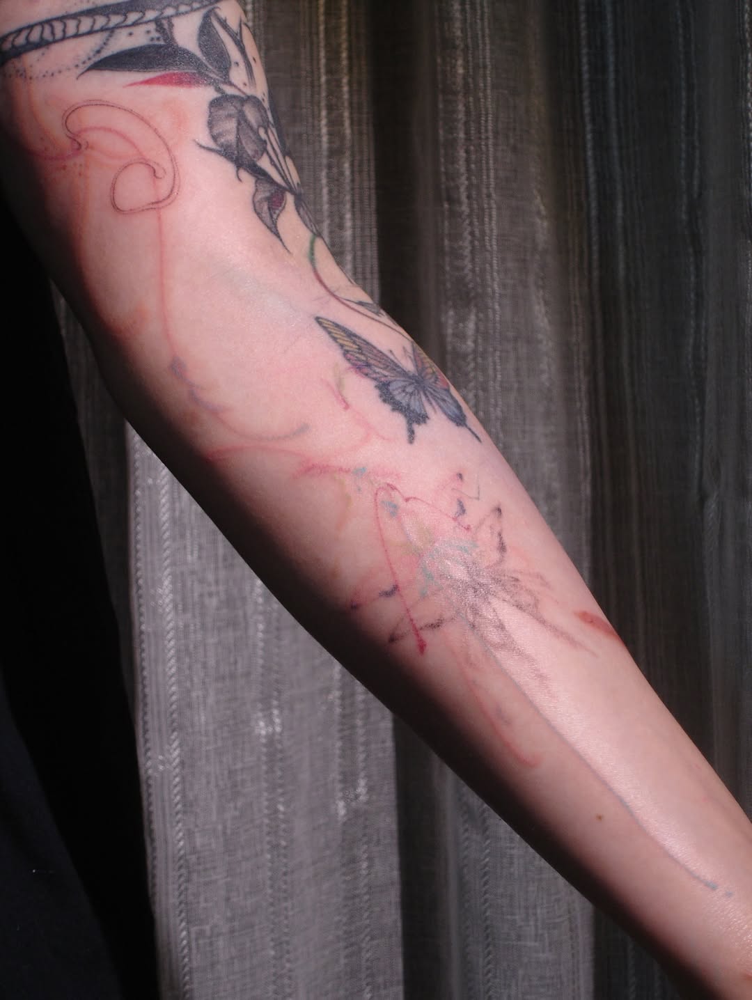 Tattoo by @___drea.dorm — fine_line, watercolor