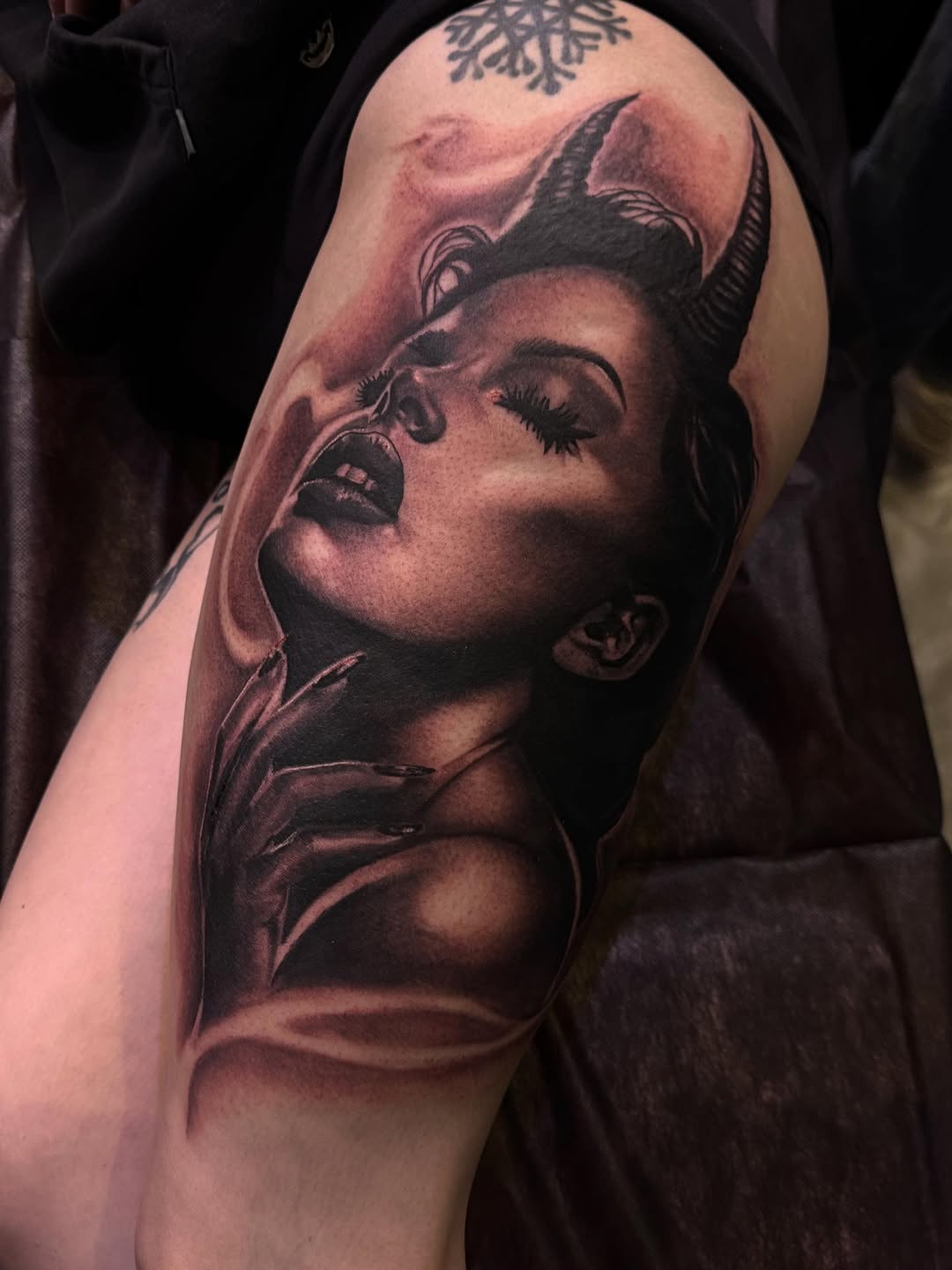 Tattoo by @bbz.ink β black_and_grey, realism
