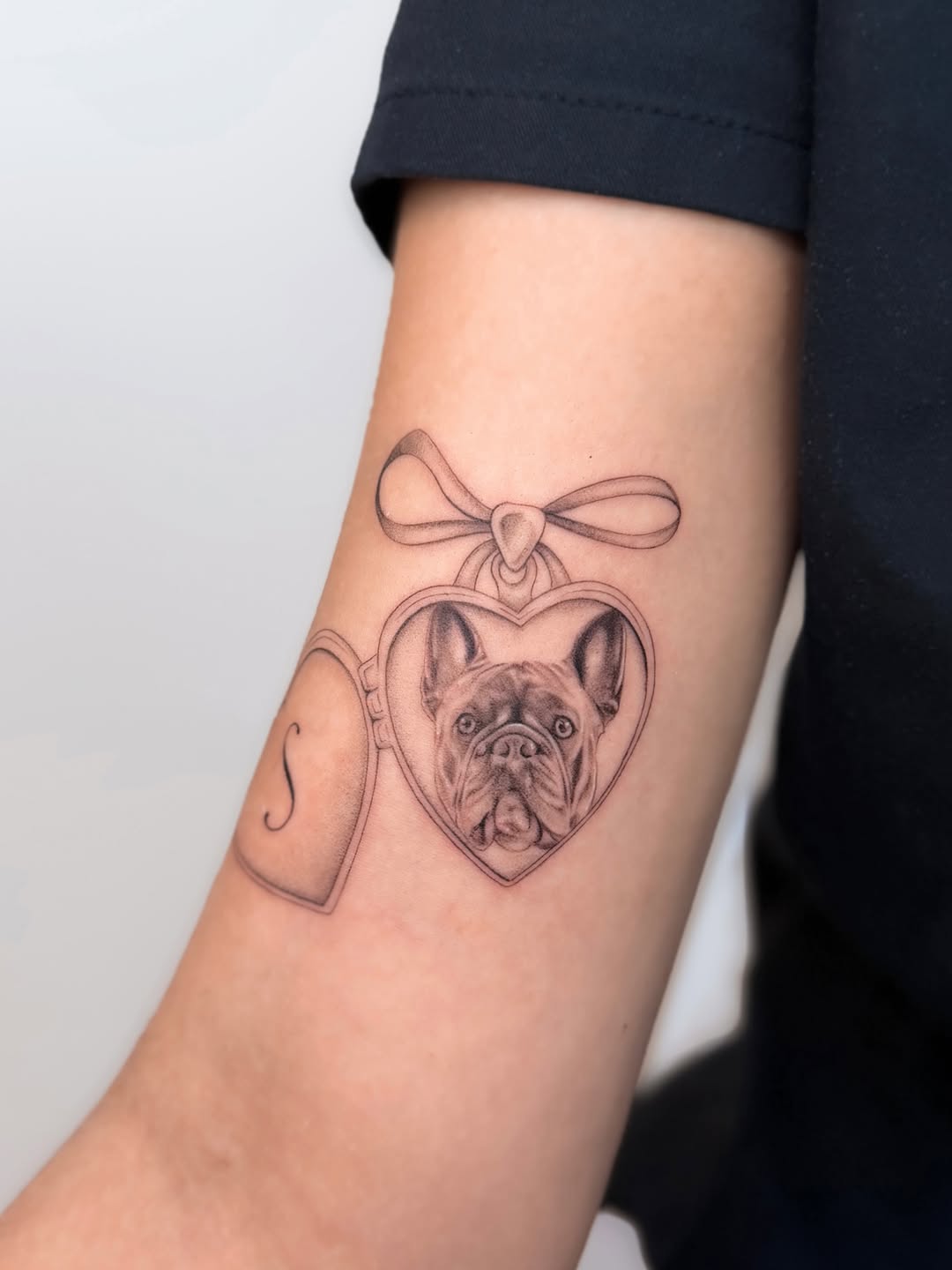 Tattoo by @valerytattoos — fine_line