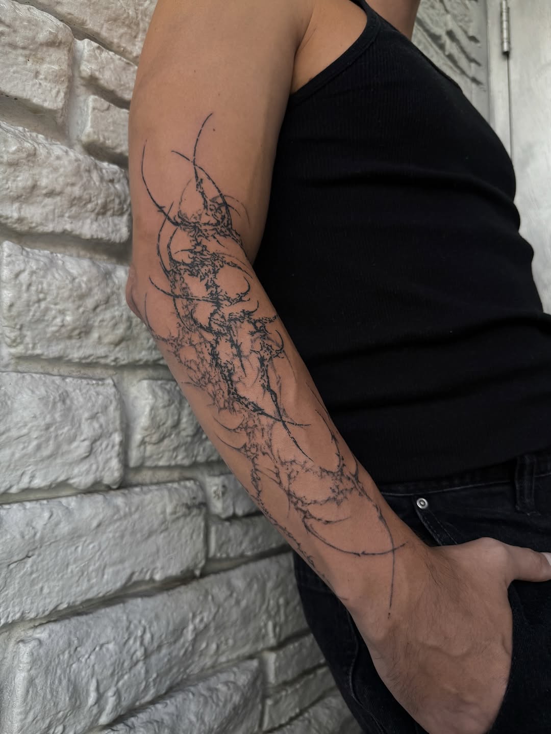 Tattoo by @luahills.tattoos — blackwork, abstract