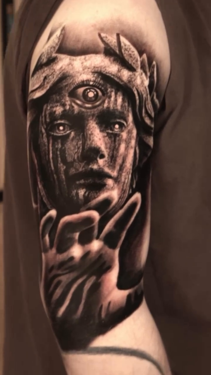 Tattoo by @alonso_tattoos โ dark_realism, illustrative