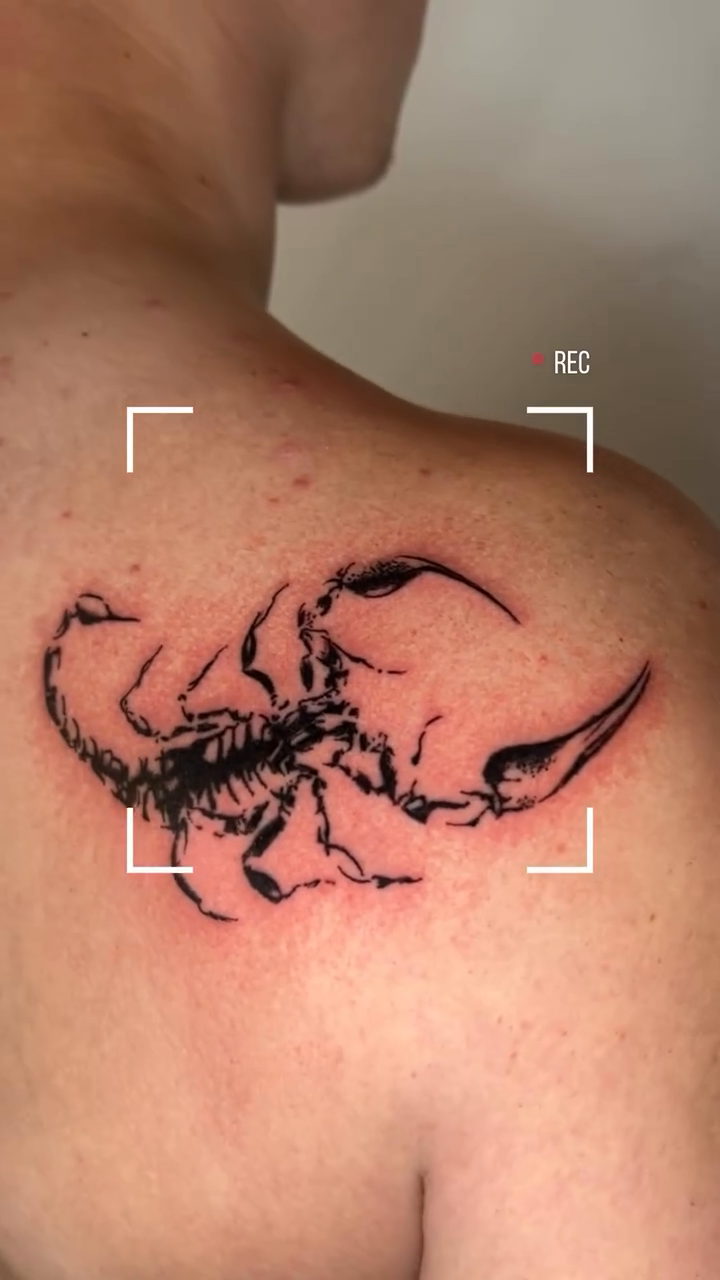 Tattoo by @fivi_lu — fine_line, black_and_grey