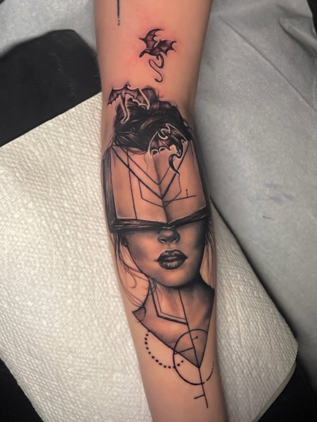 Tattoo by @lizpavtattoos — black_and_grey, realism