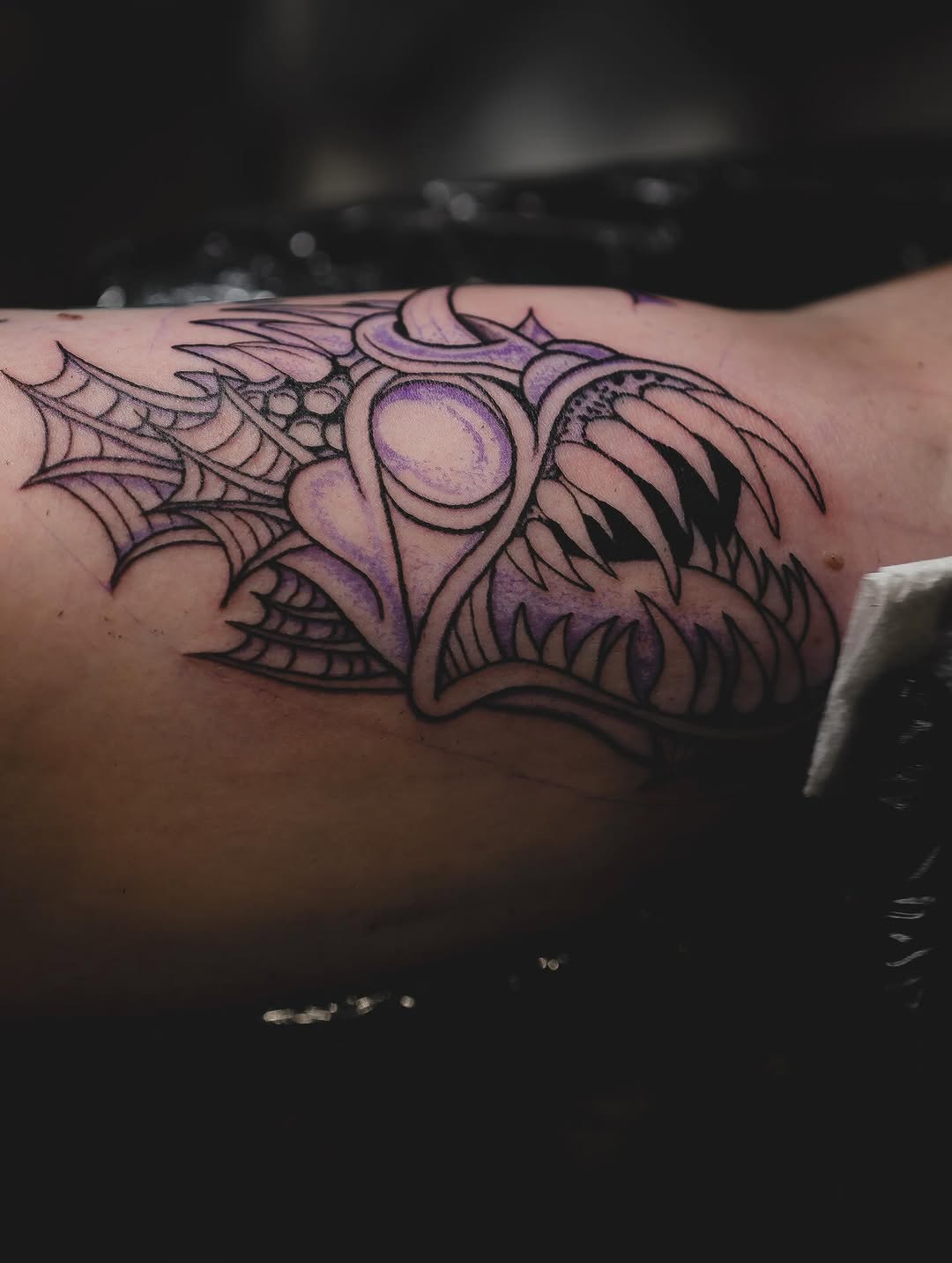Tattoo by @hopedealingtattooer β blackwork