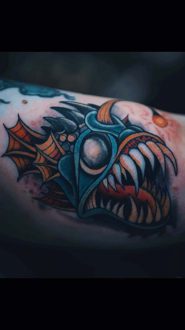 Tattoo by @hopedealingtattooer β new_school