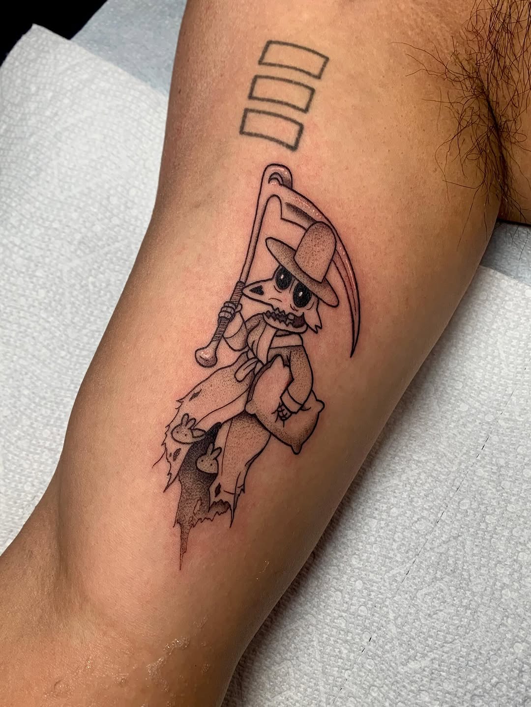 Tattoo by @torielyceart — black_and_grey
