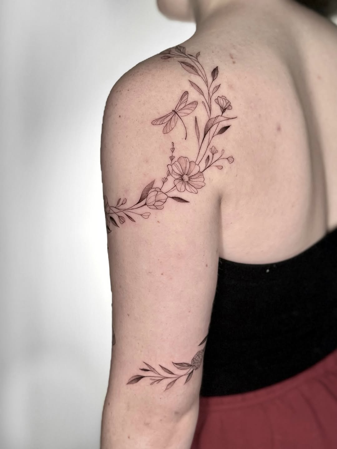 Tattoo by @jaxntheboxtattoos โ fine_line, illustrative