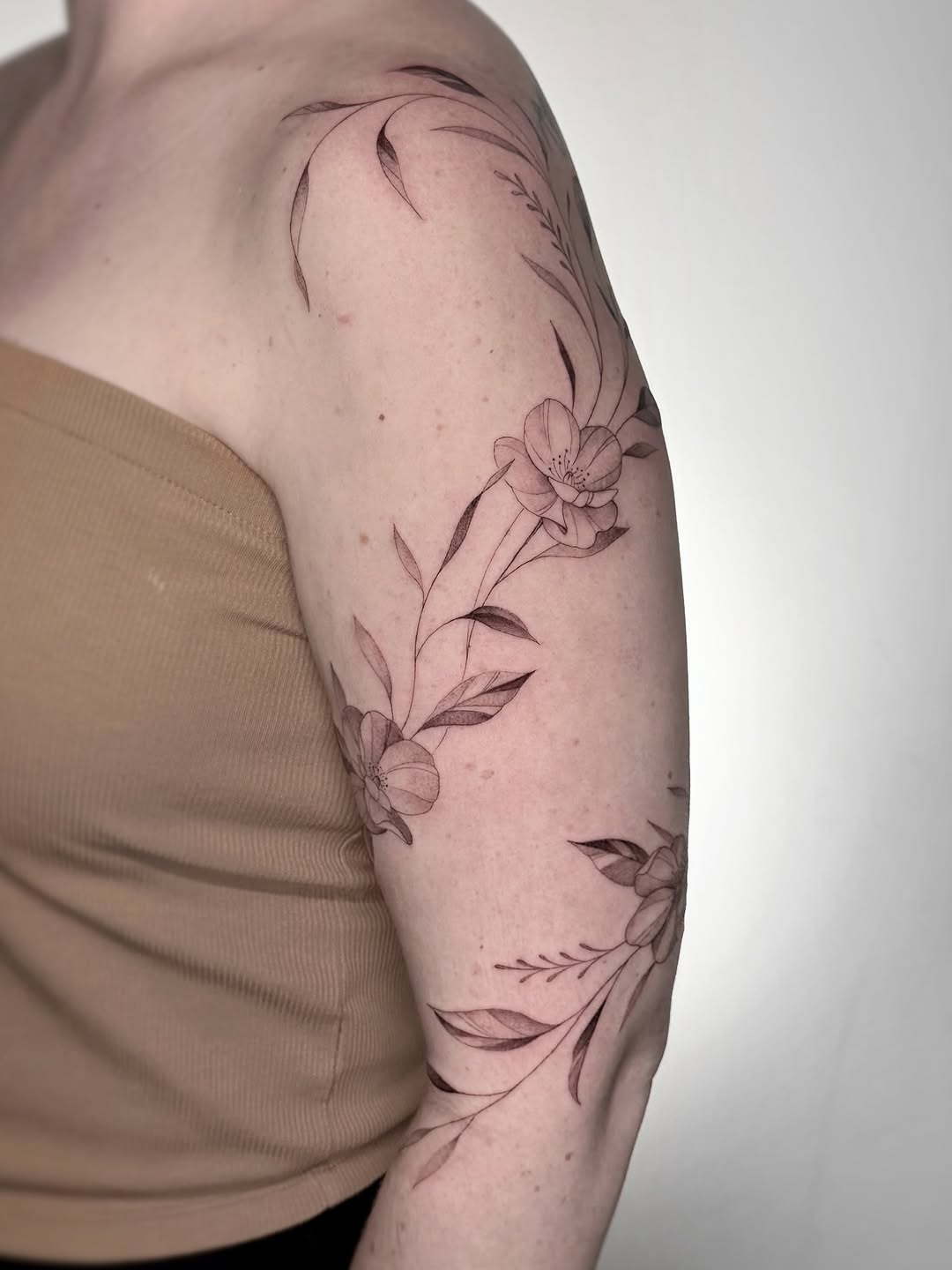 Tattoo by @jaxntheboxtattoos โ fine_line, black_and_grey