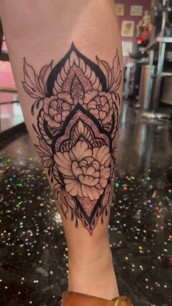 Tattoo by @titajewelstattoo — fine_line, black_and_grey