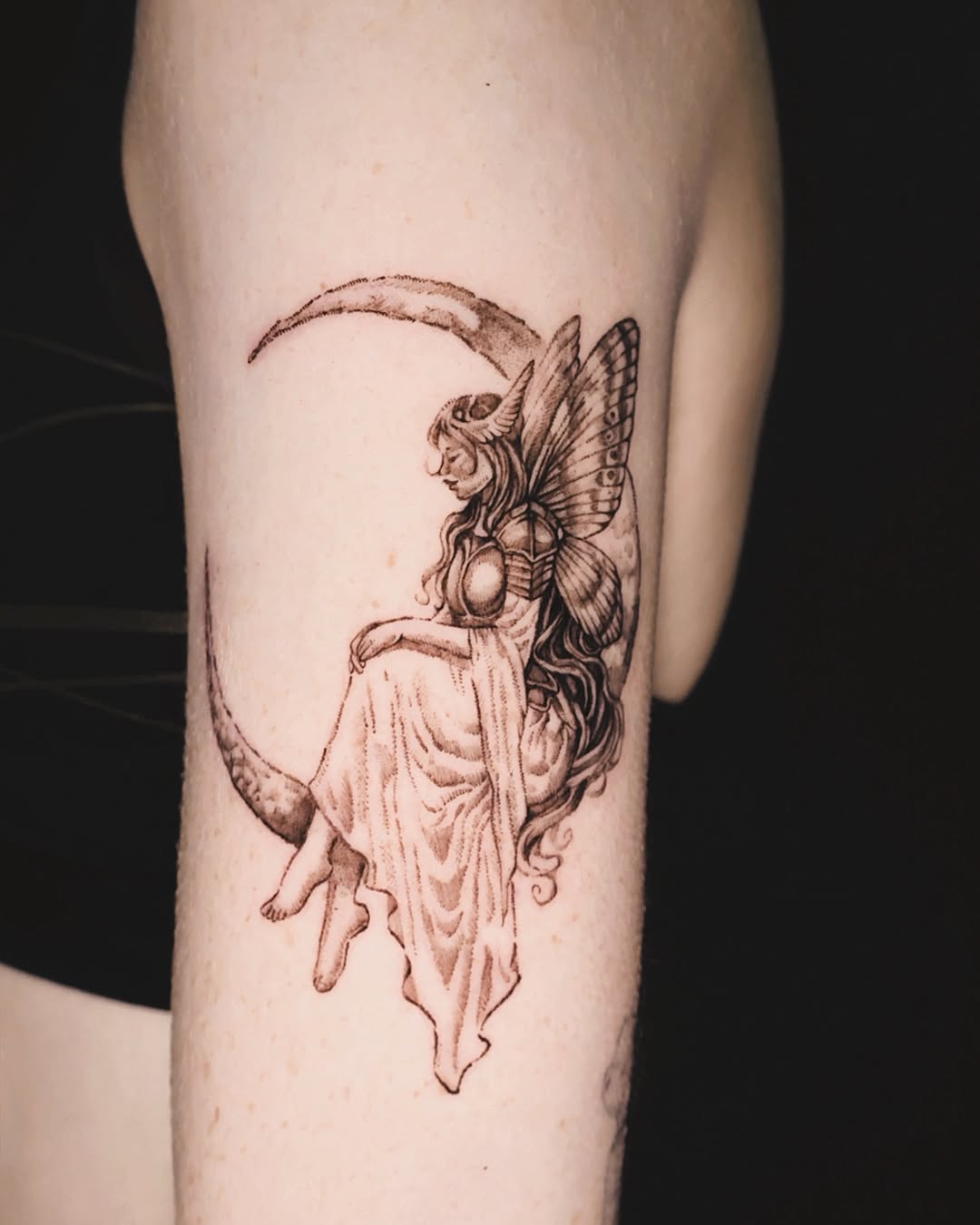 Tattoo by @qsltattoo — black_and_grey, dotwork