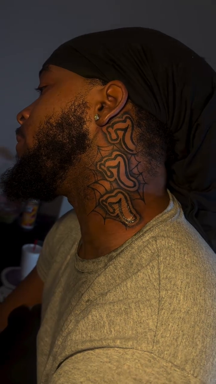 Tattoo by @mariamancc โ geometric, blackwork
